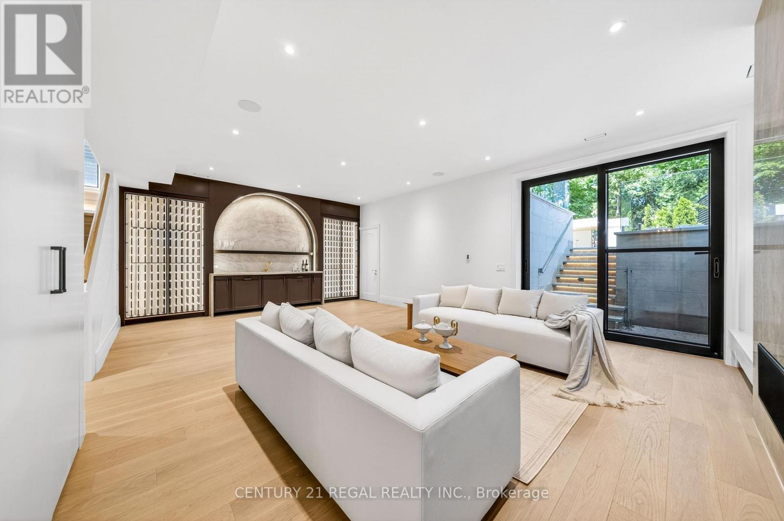 43 WANLESS CRESCENT - 33