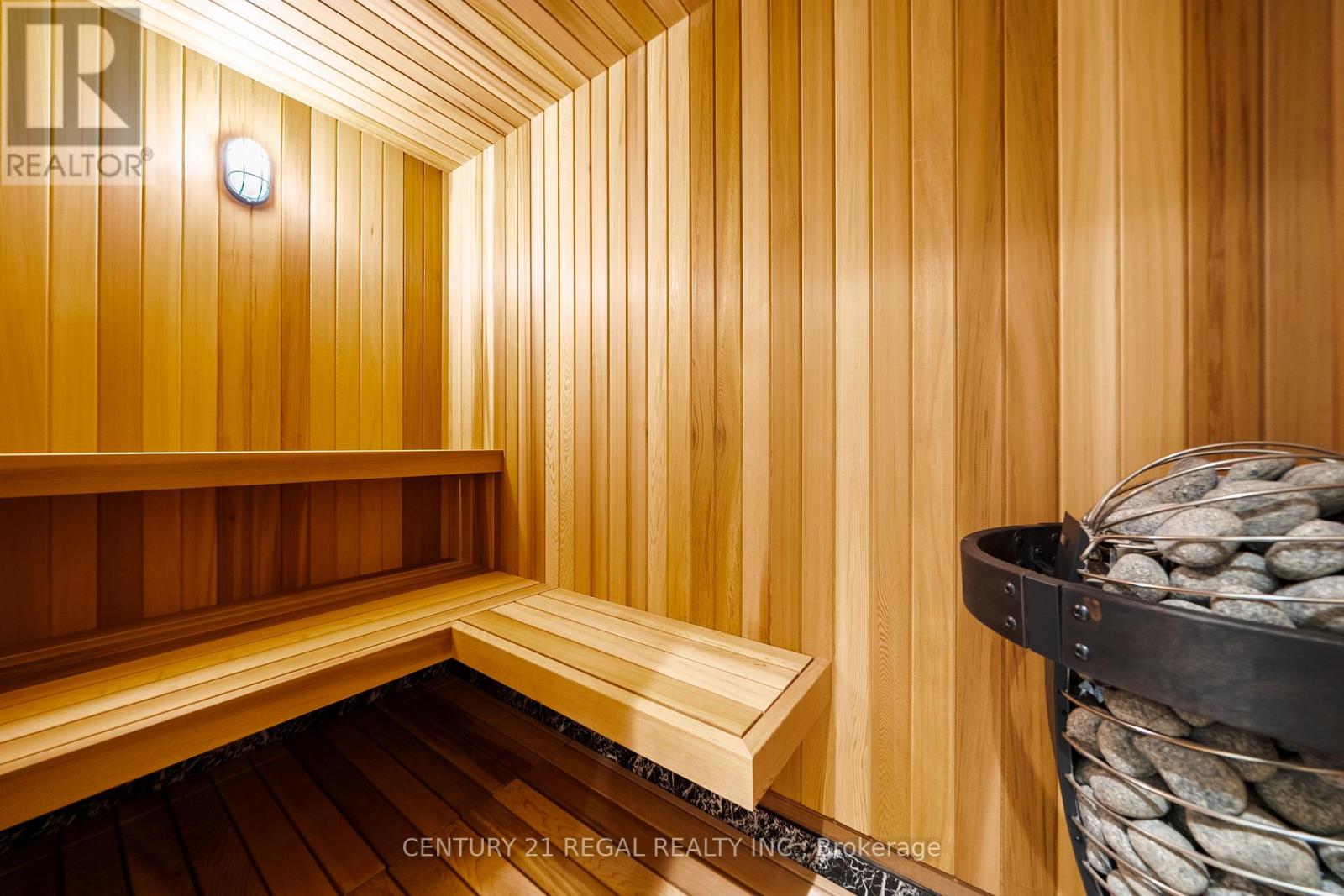 43 WANLESS CRESCENT - 37