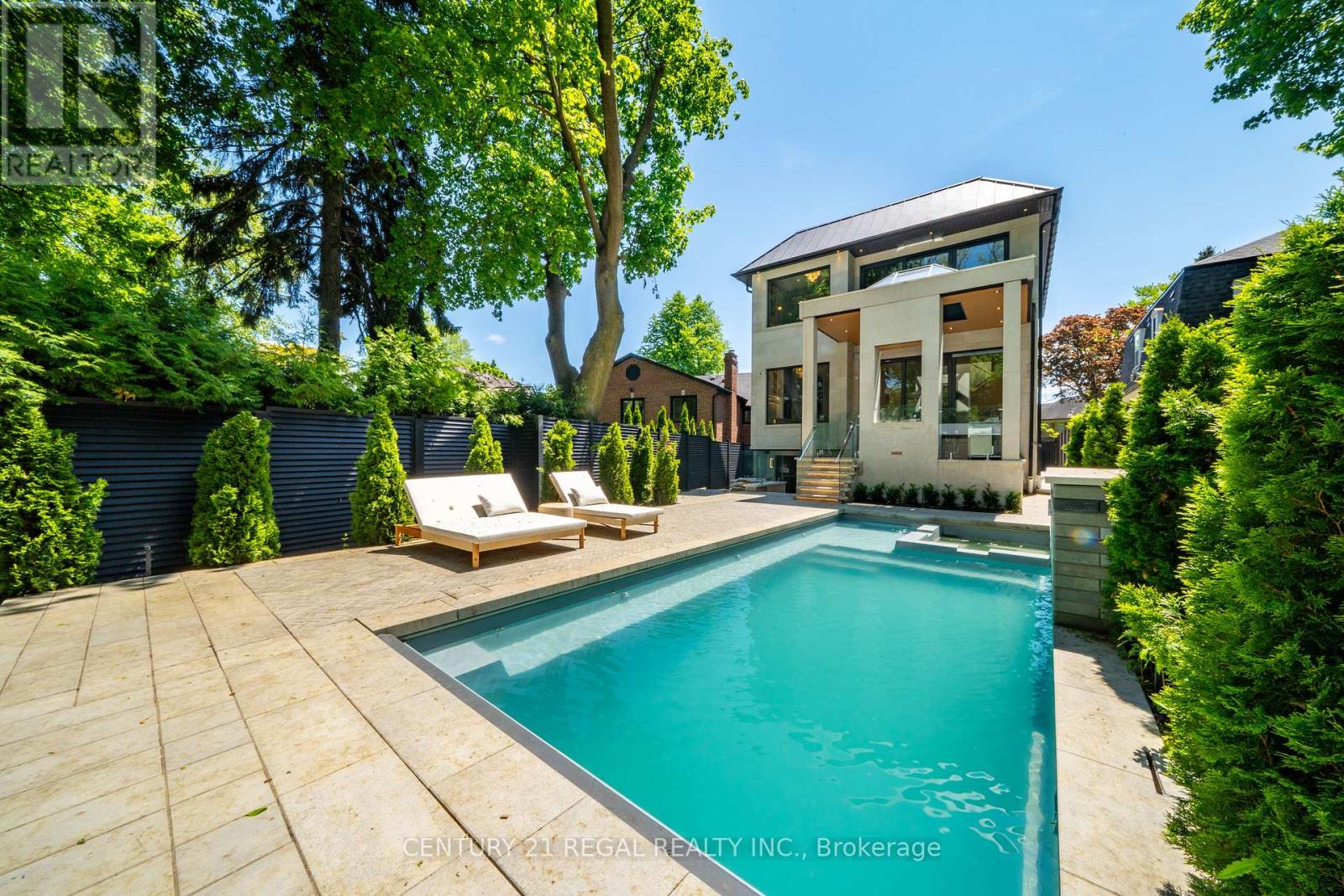 43 WANLESS CRESCENT - 46
