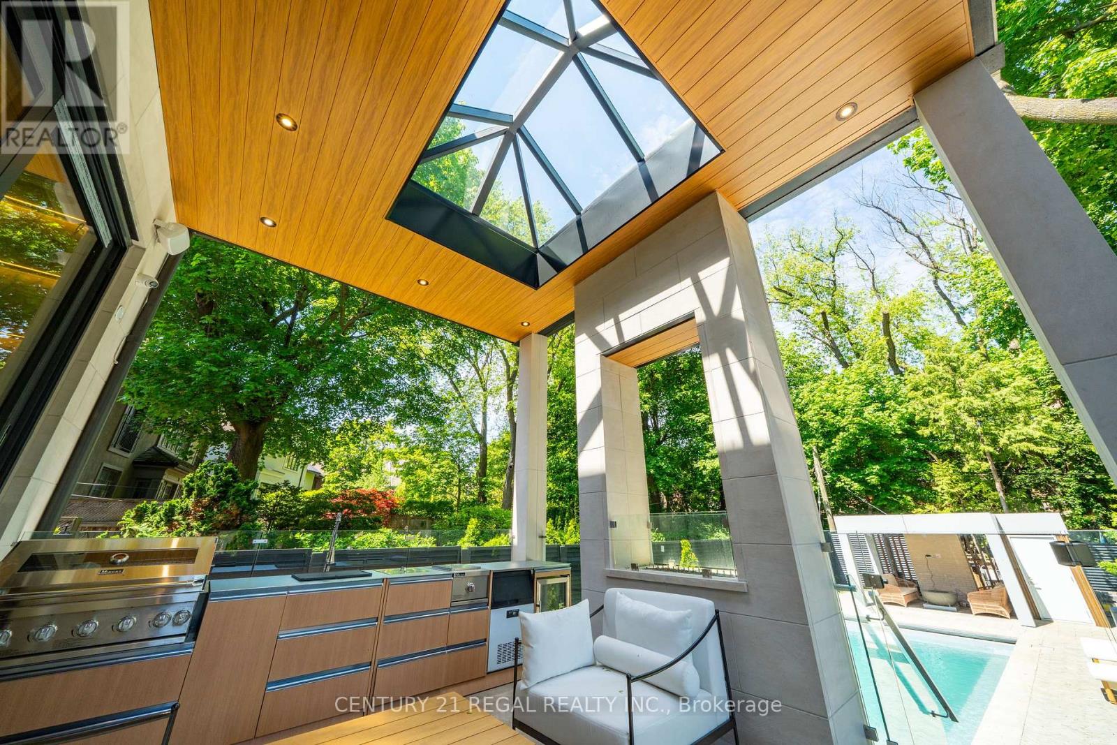 43 WANLESS CRESCENT - 48