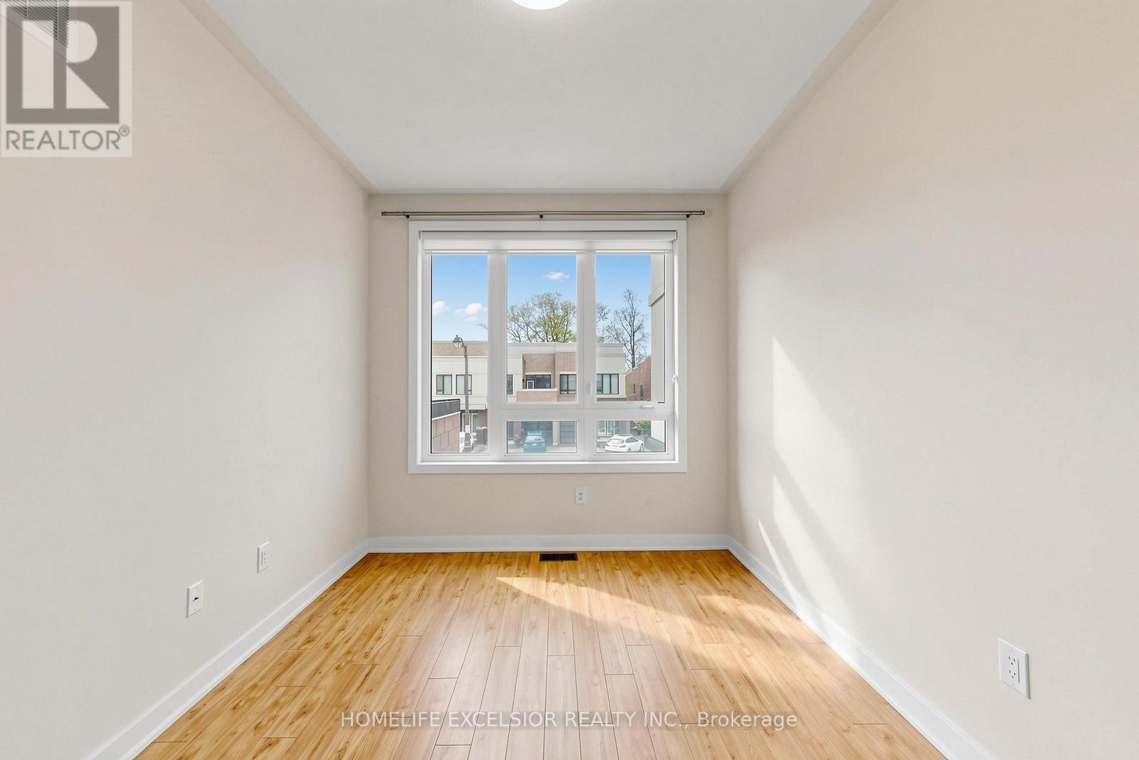 104 DARIOLE DRIVE - 33