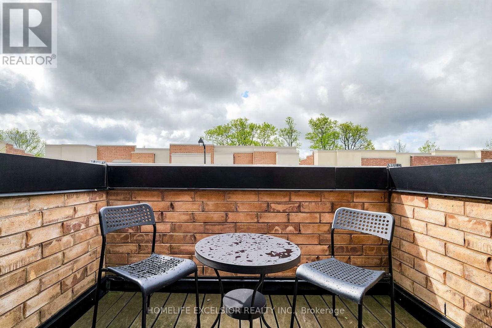 104 DARIOLE DRIVE - 45