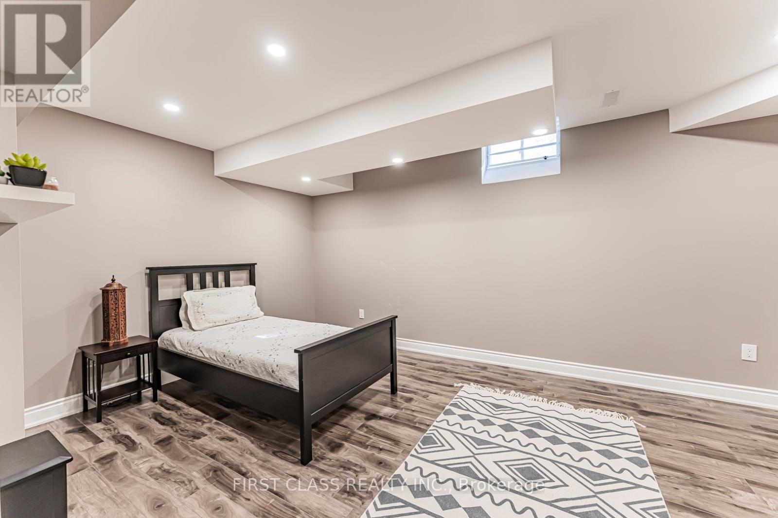 549 DANIEL CLARKE WAY - 46