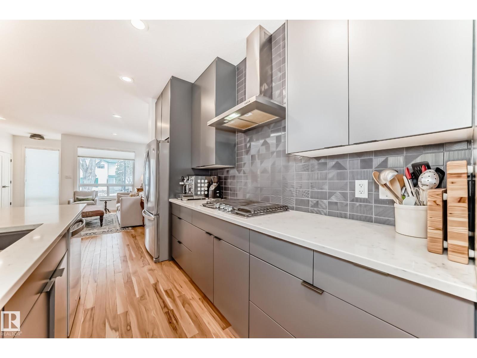 11132 125 ST NW - 16