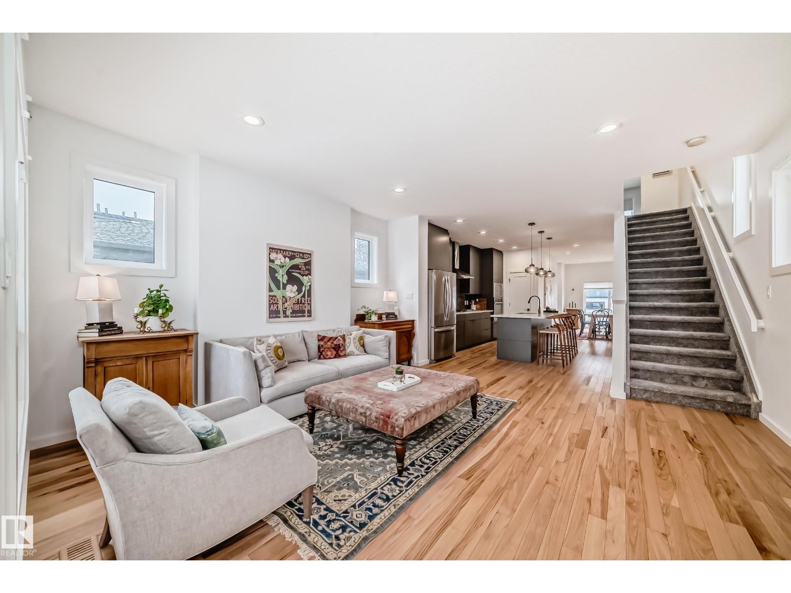 11132 125 ST NW - 6