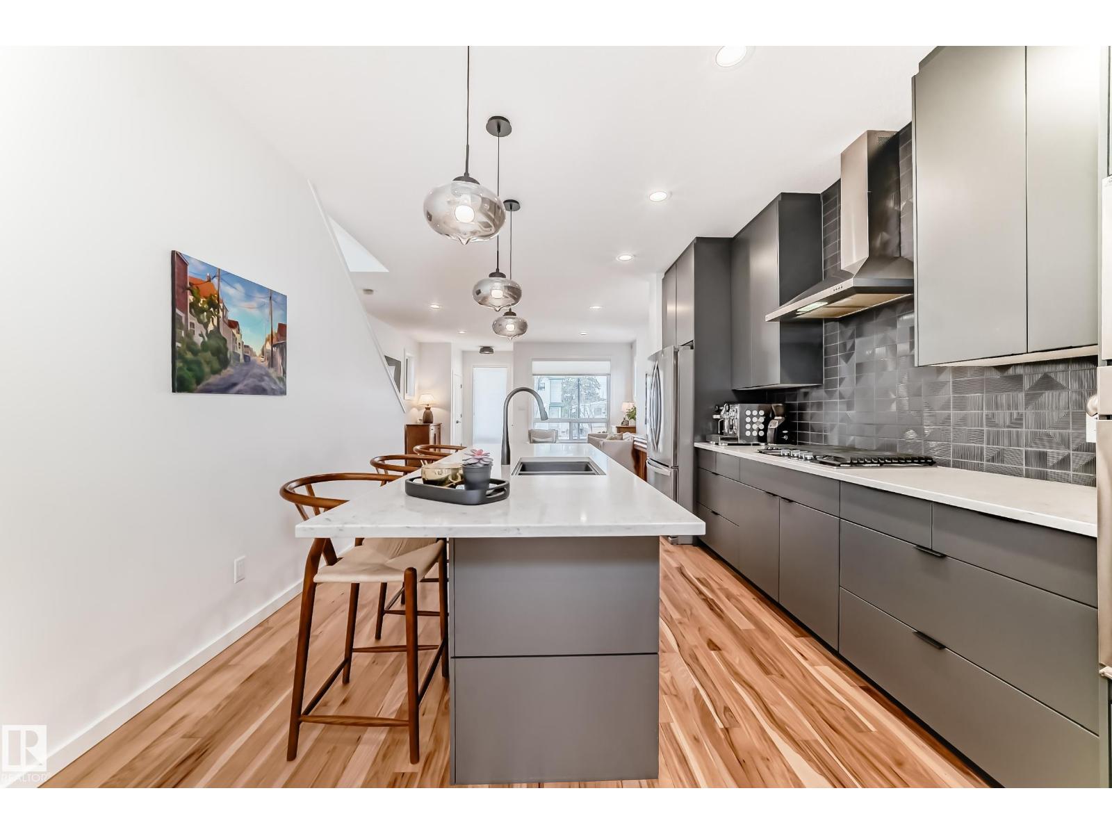 11132 125 ST NW - 12