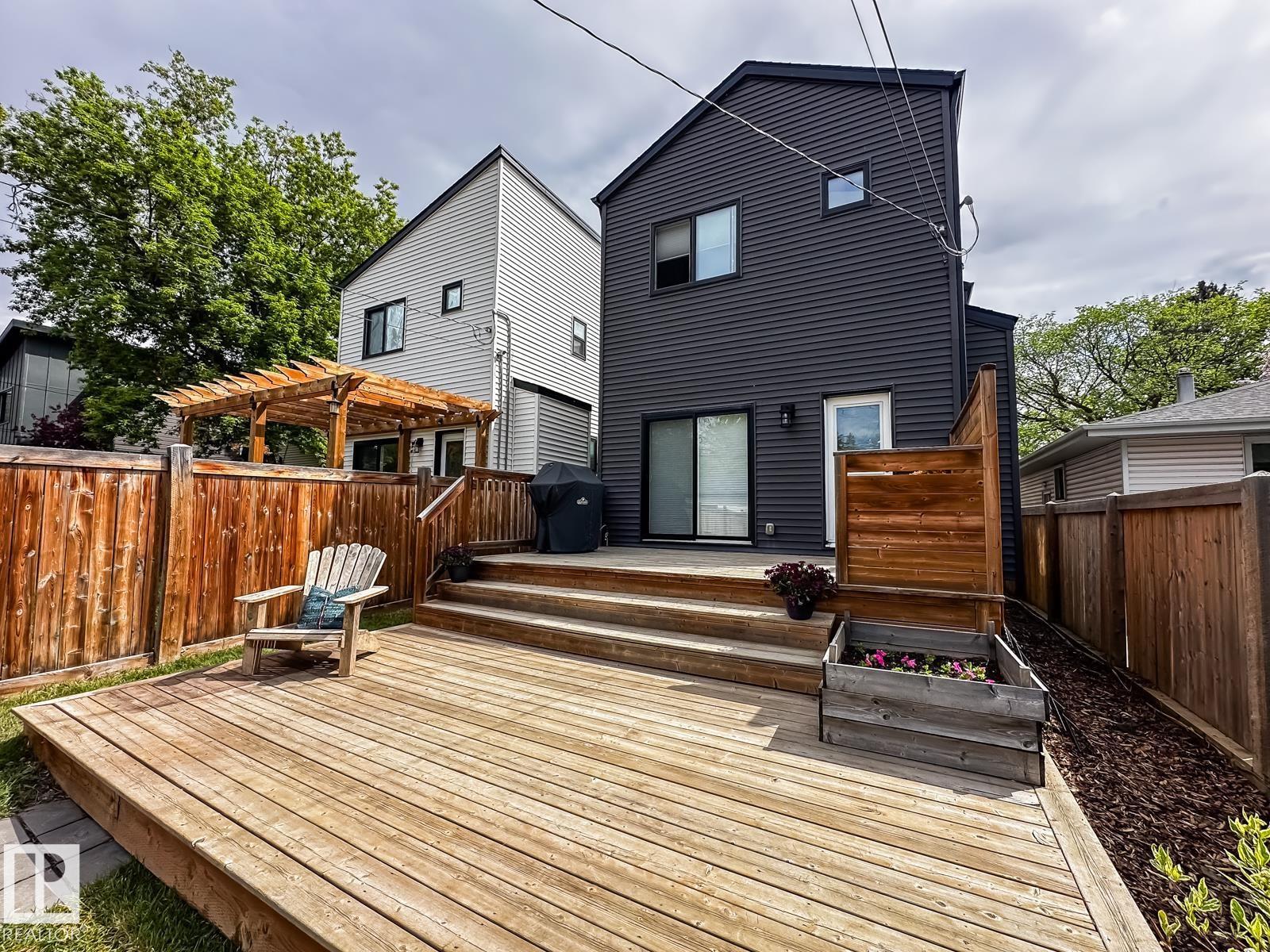 11132 125 ST NW - 50