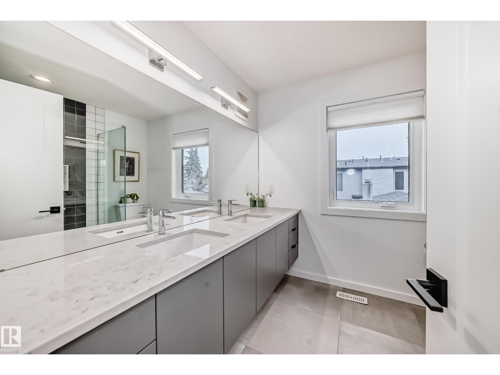 11132 125 ST NW - 31