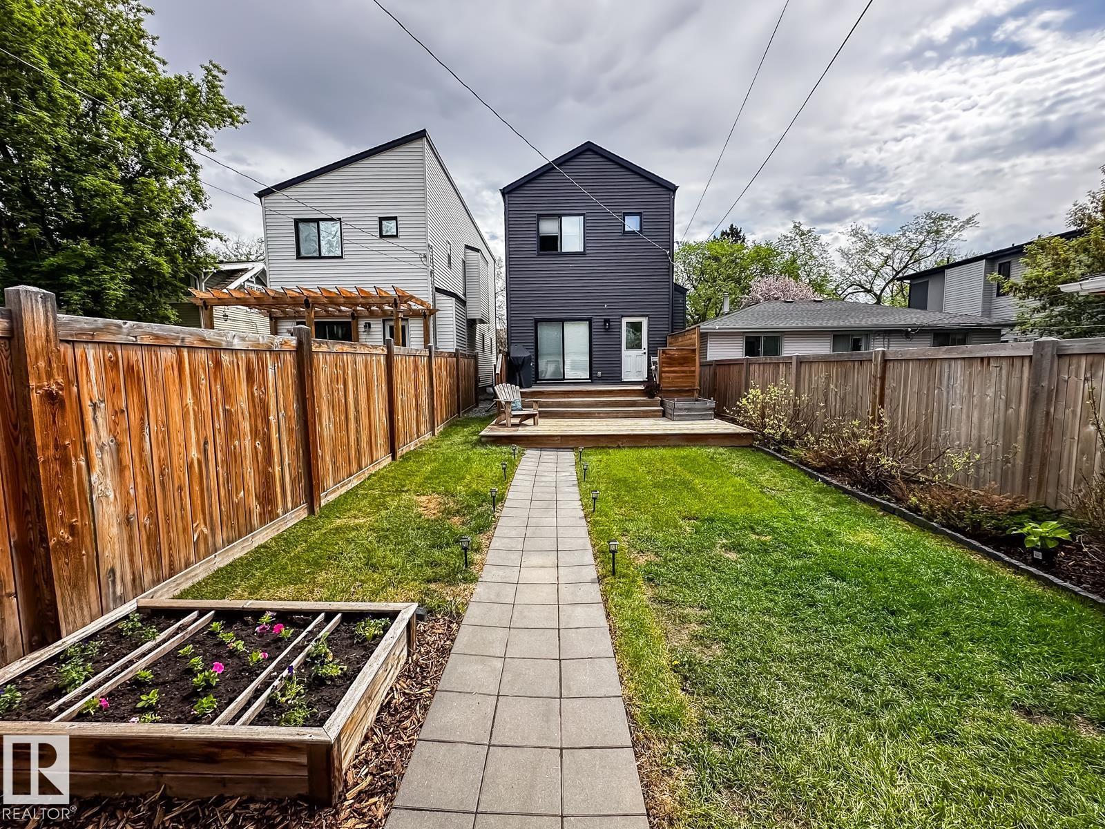 11132 125 ST NW - 58