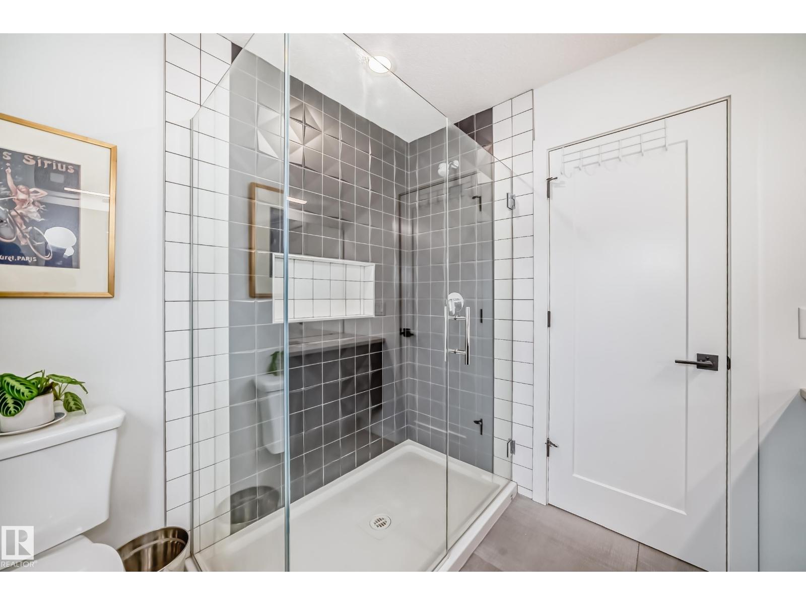 11132 125 ST NW - 33