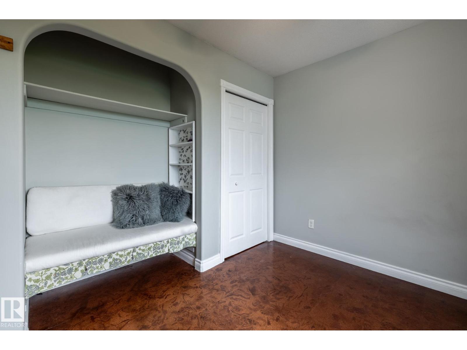 2036 TOWNE CENTRE BV NW - 23