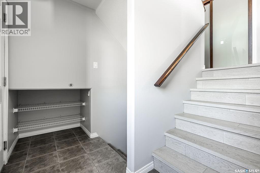 327 Roy CRESCENT - 3