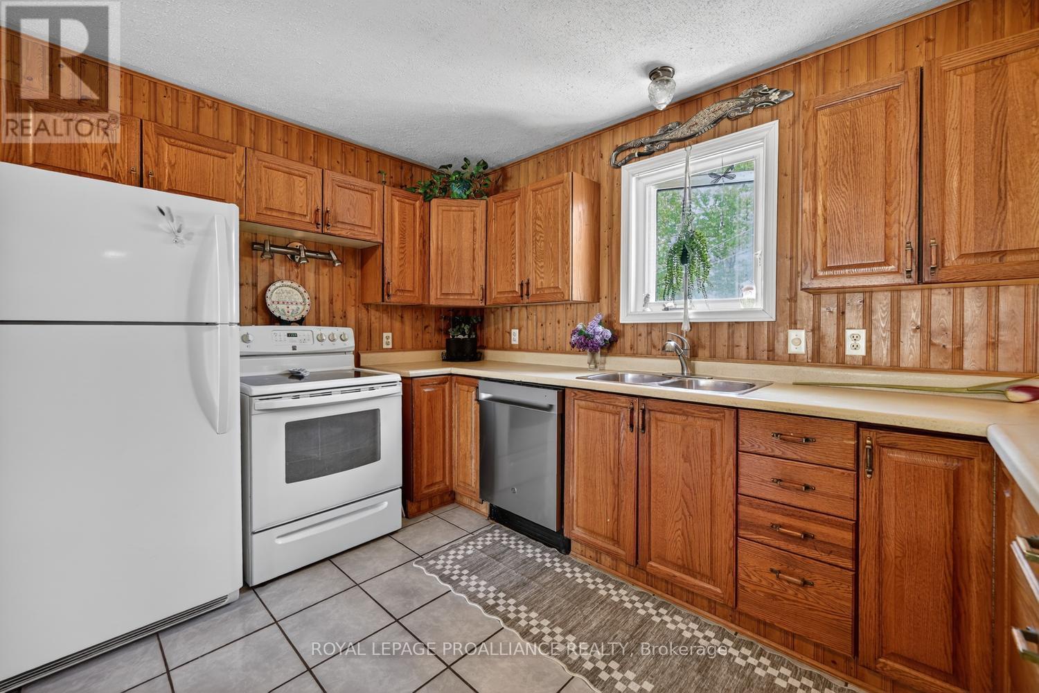 913 GEORGE STREET - 11