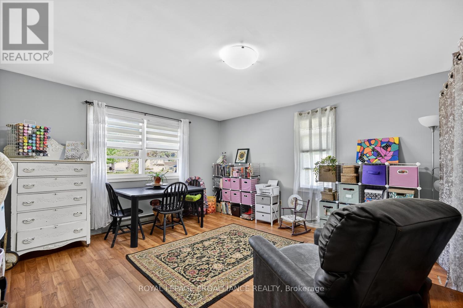 913 GEORGE STREET - 24