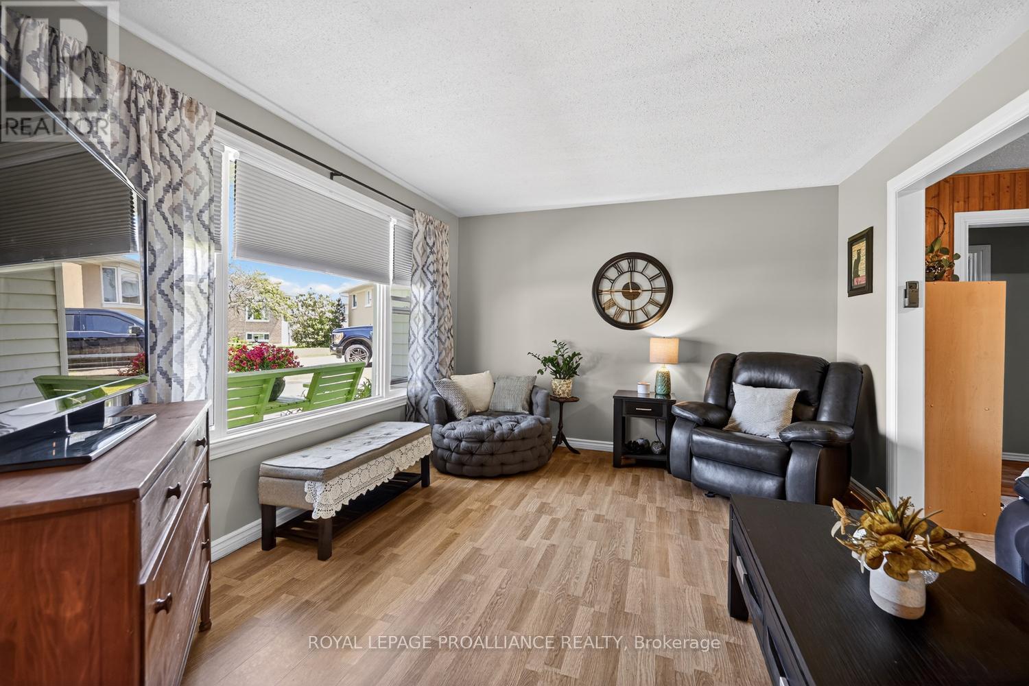 913 GEORGE STREET - 4