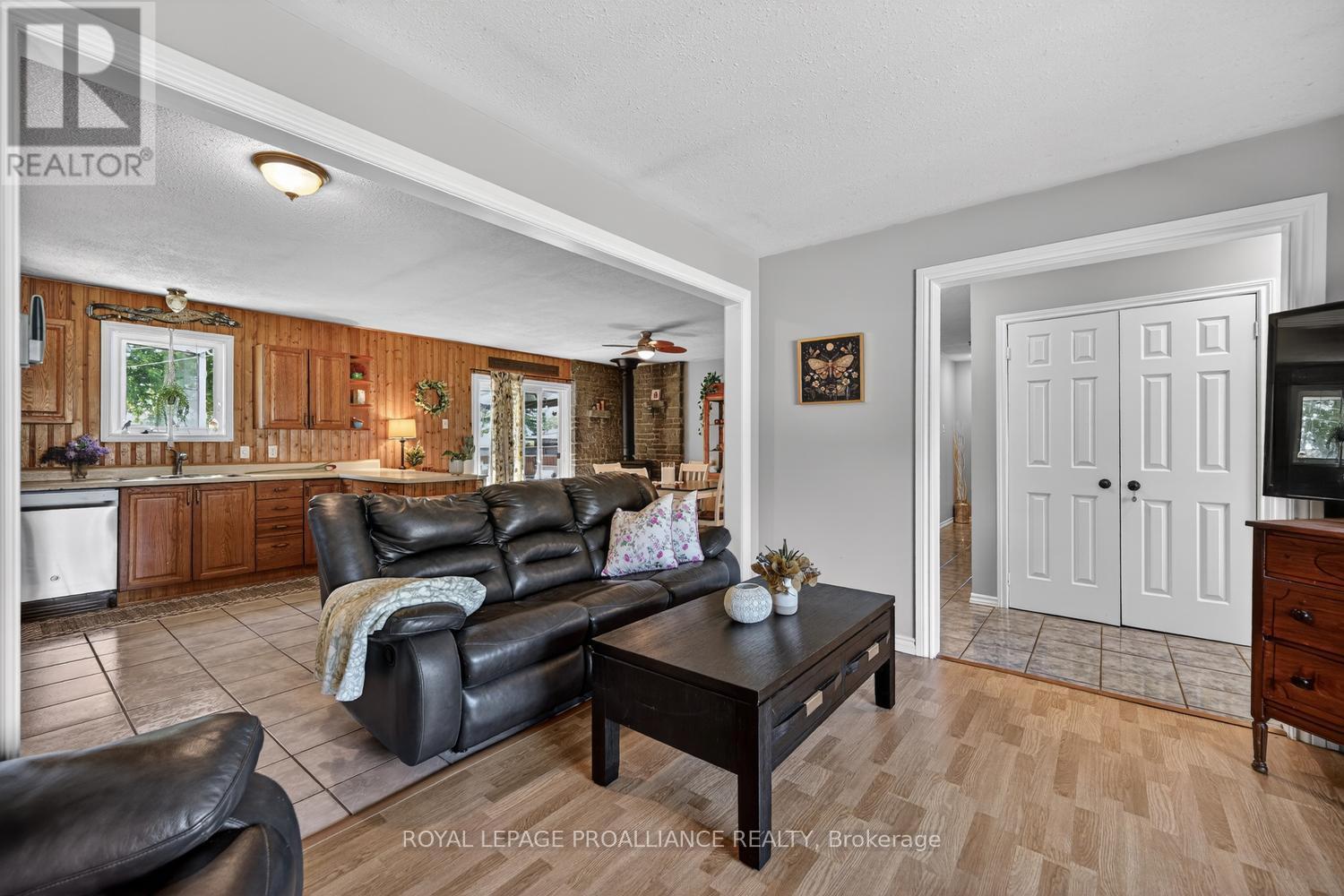 913 GEORGE STREET - 5