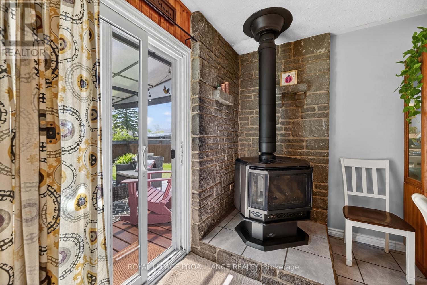 913 GEORGE STREET - 9