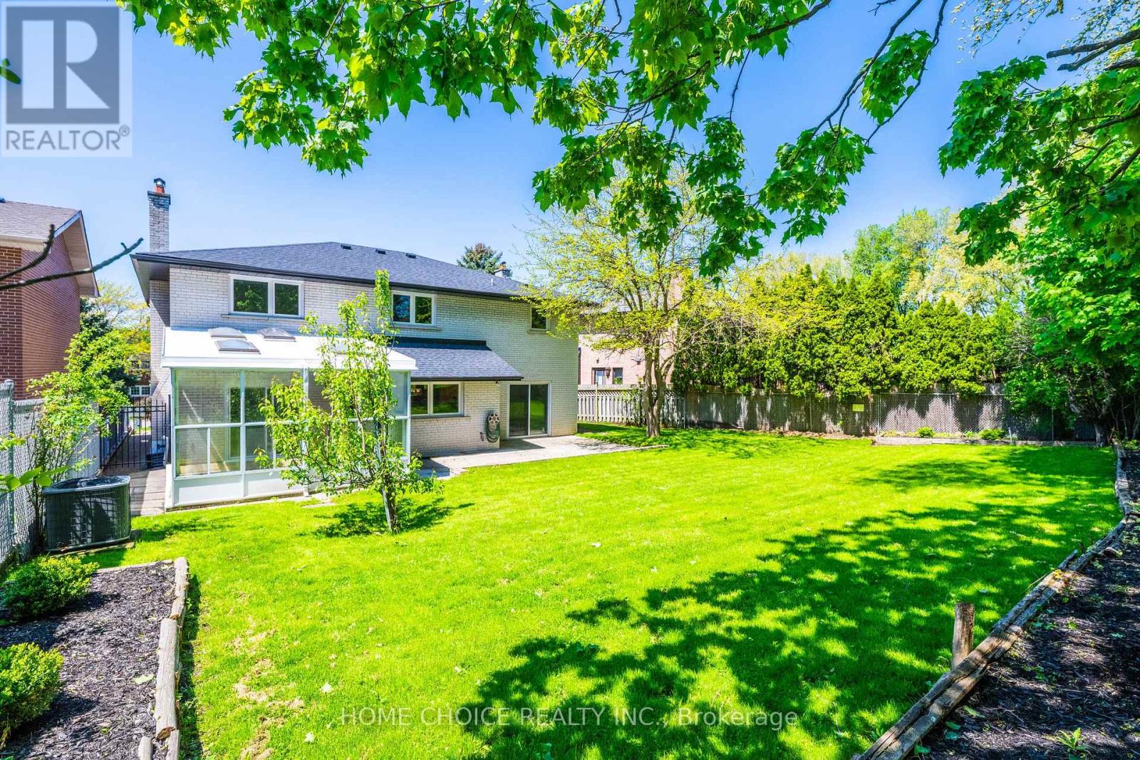 43 GOLFWOOD HEIGHTS E - 42