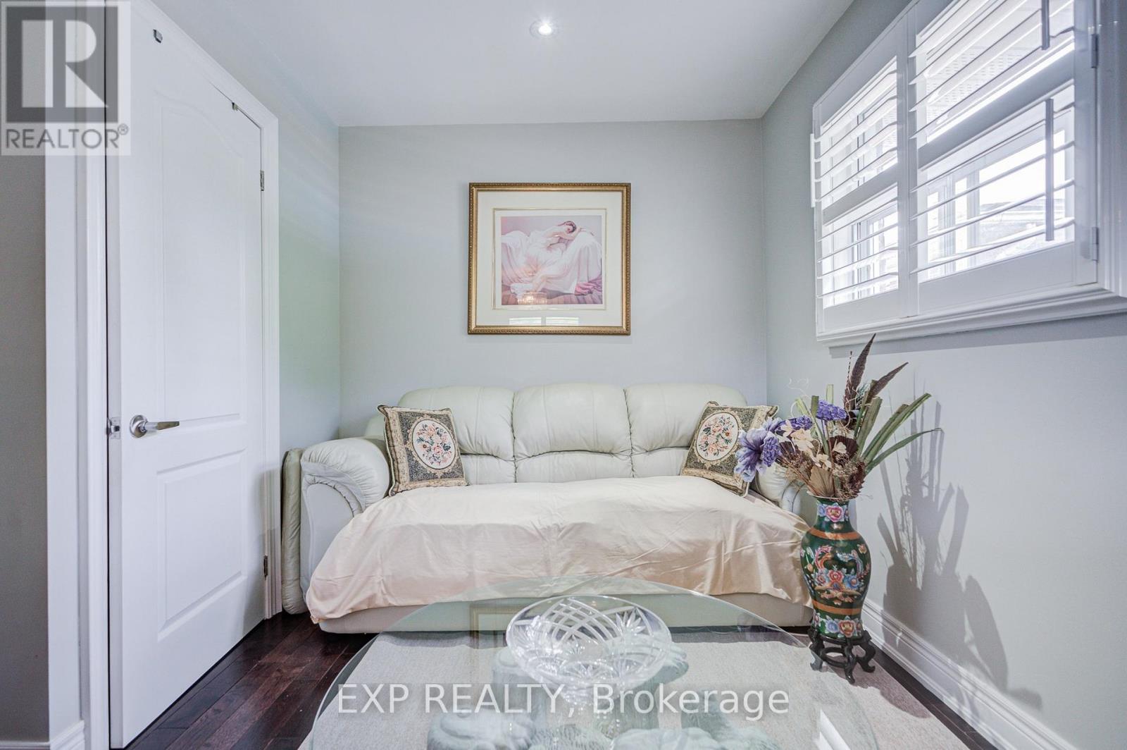593A SCARLETT ROAD N - 21