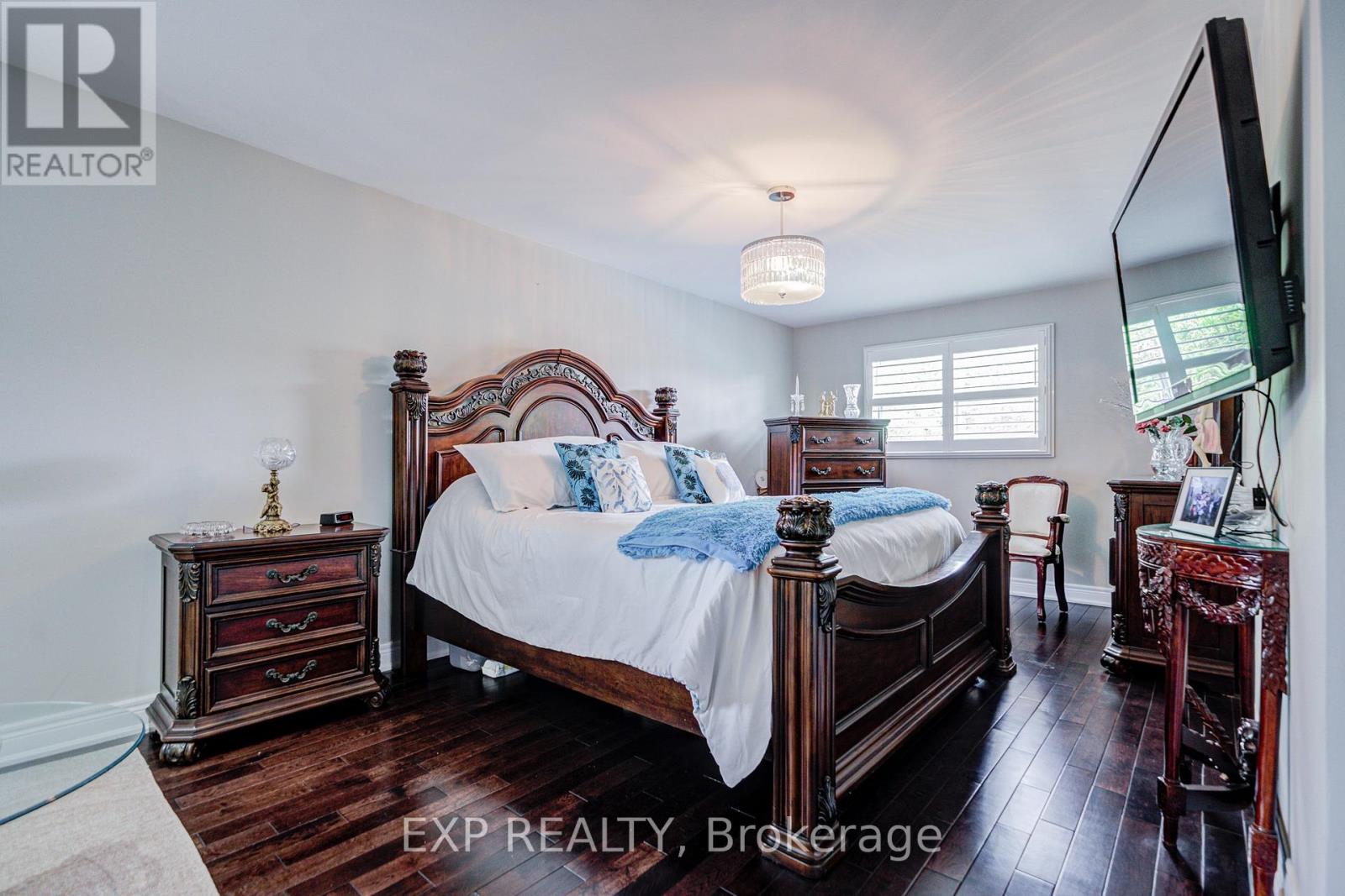 593A SCARLETT ROAD N - 22