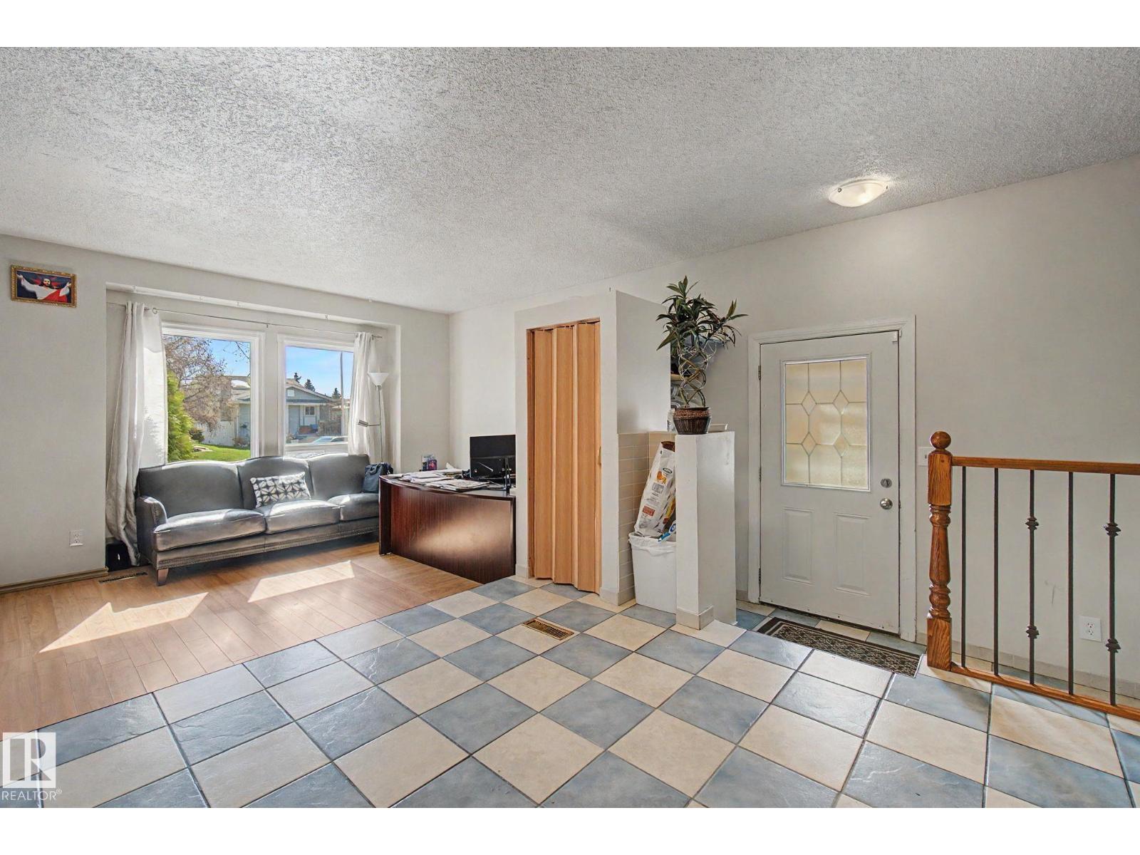 4106 38 ST NW - 8