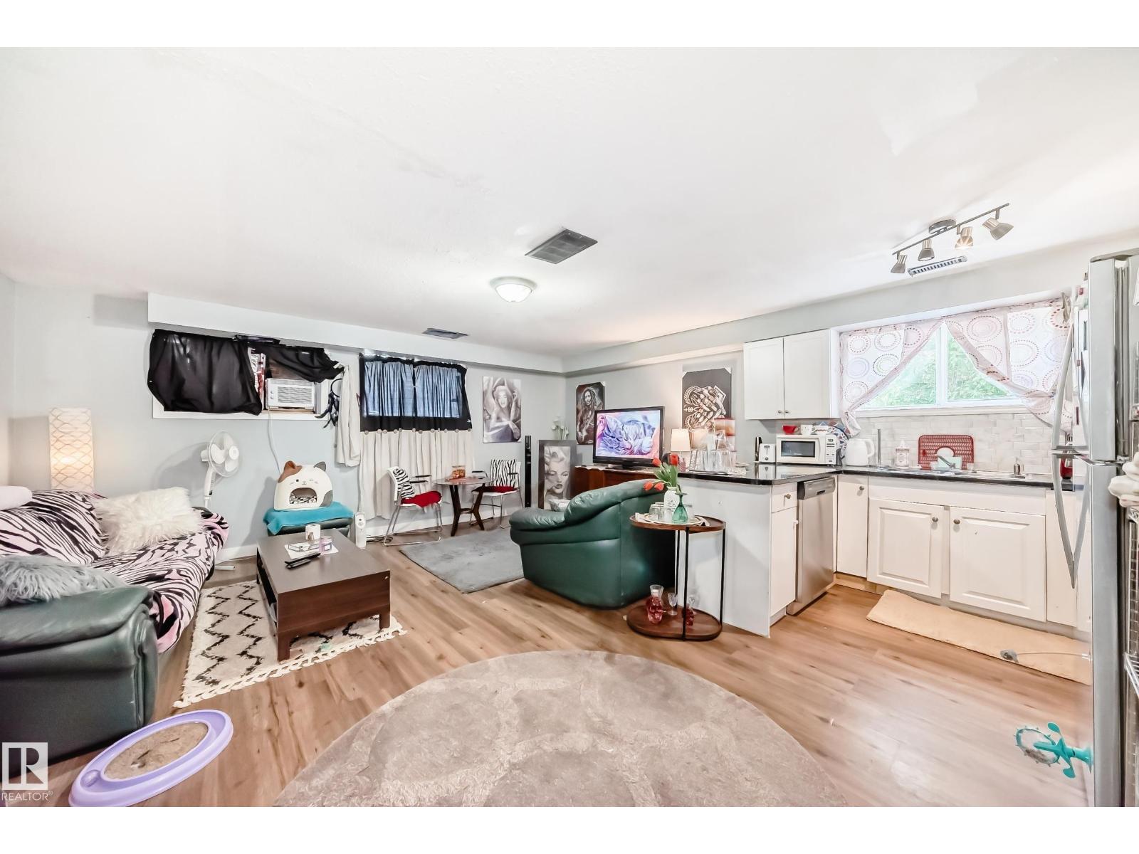 10017 153 ST NW - 33