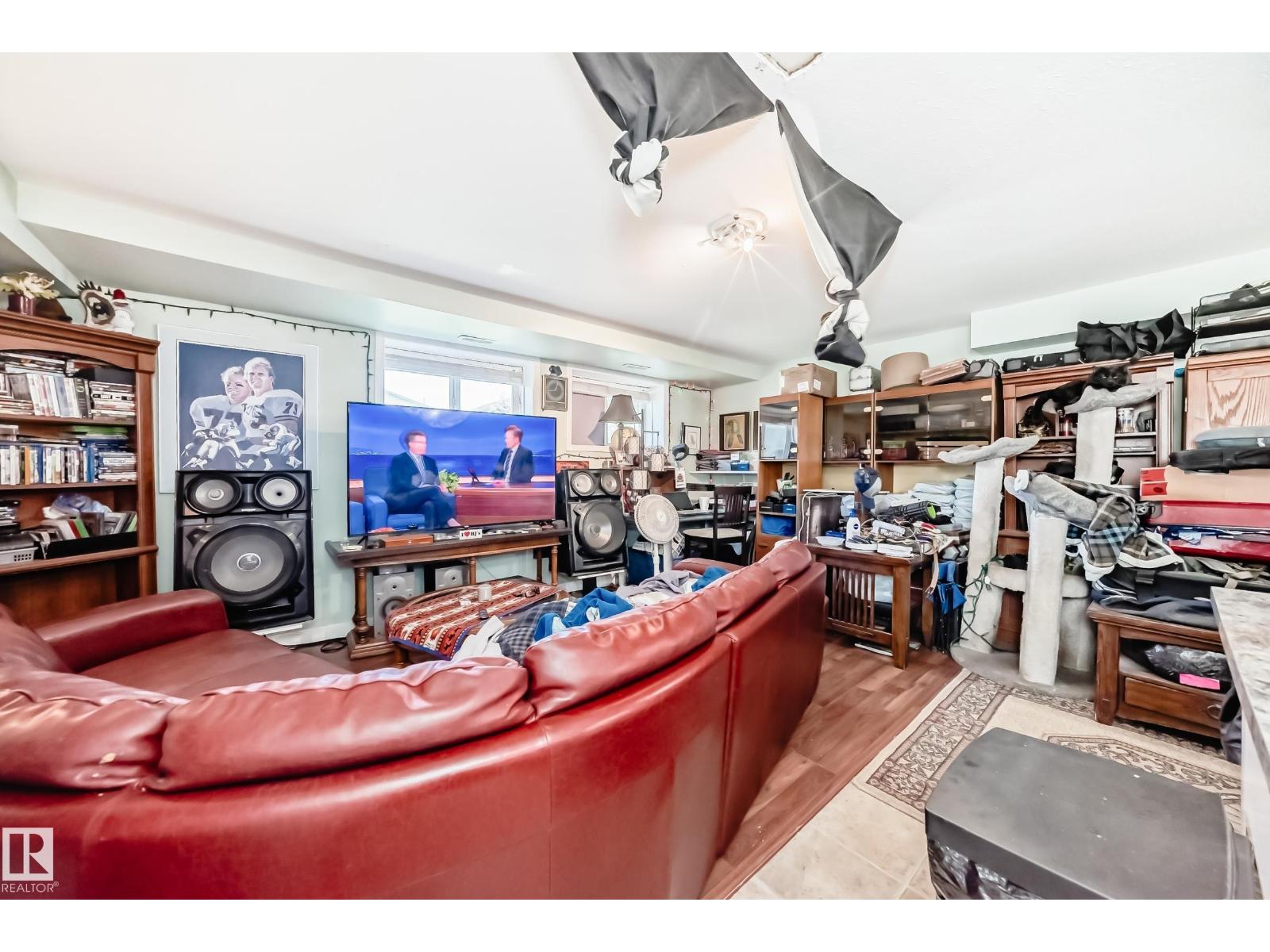 10017 153 ST NW - 4