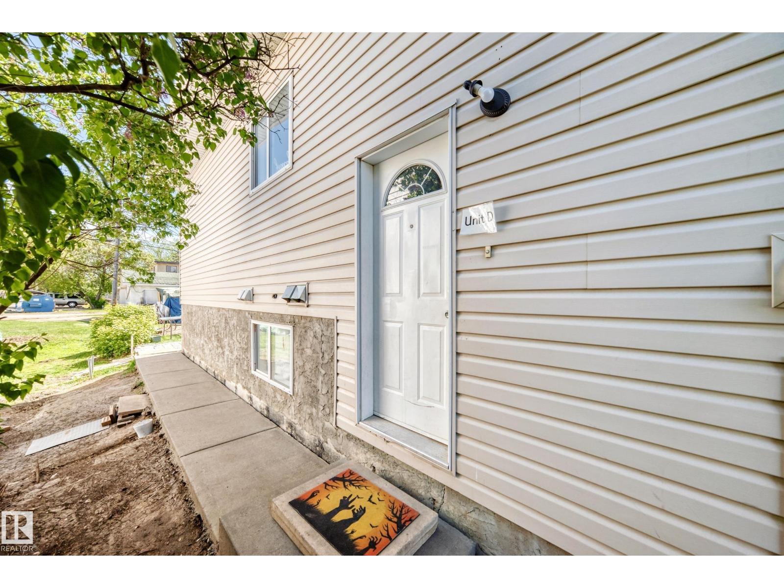 10017 153 ST NW - 45