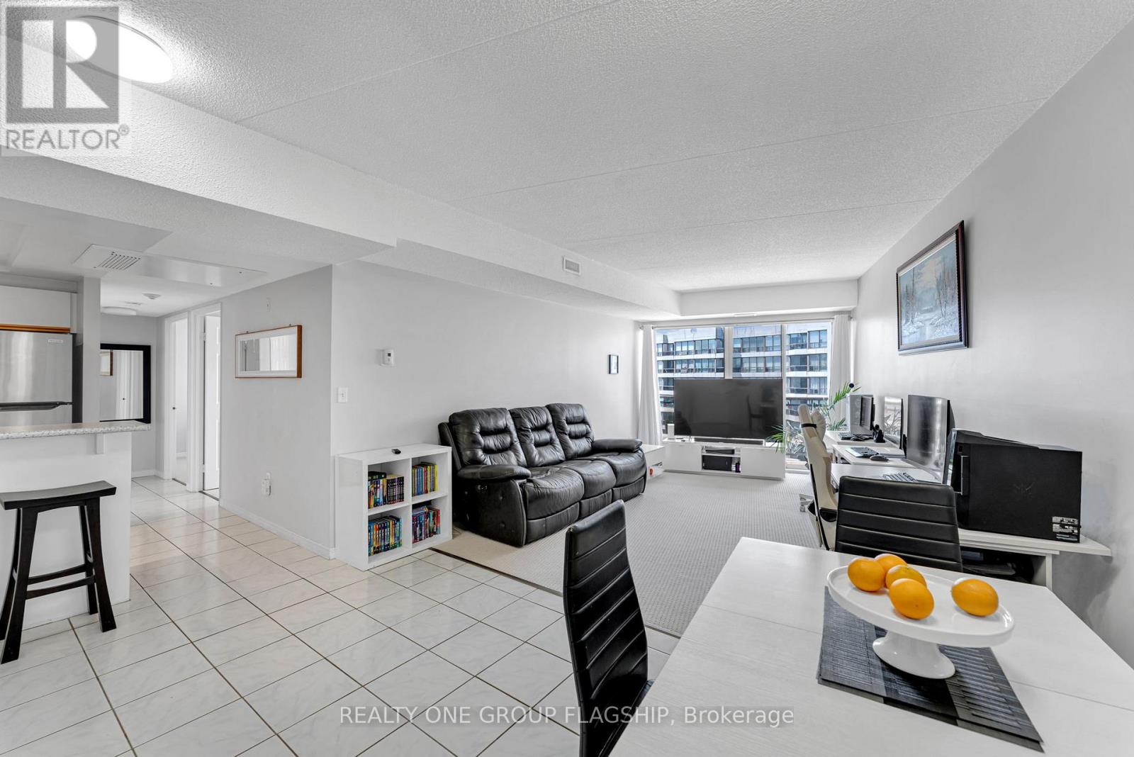 #410 105 BAGOT STREET - 11