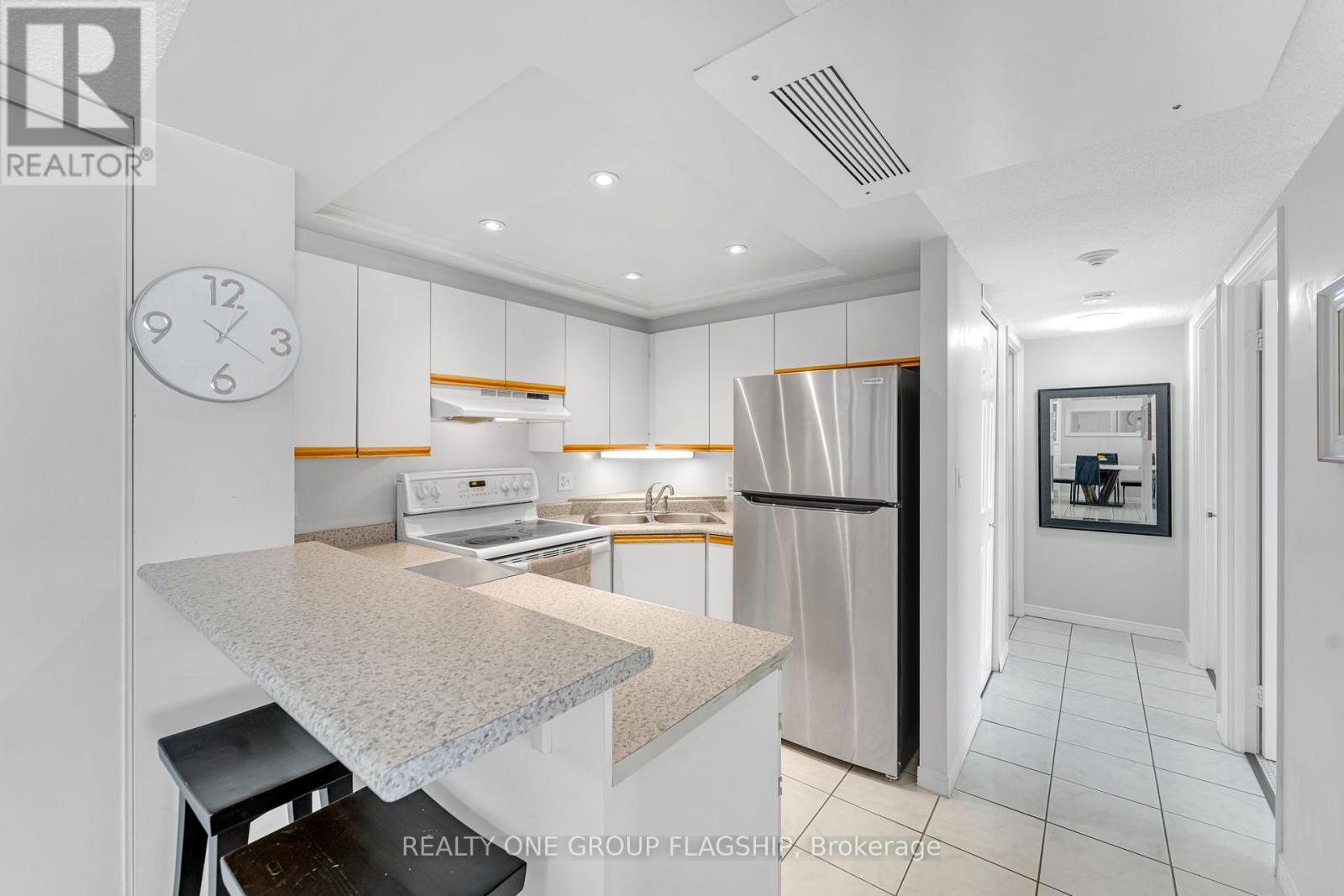 #410 105 BAGOT STREET - 15