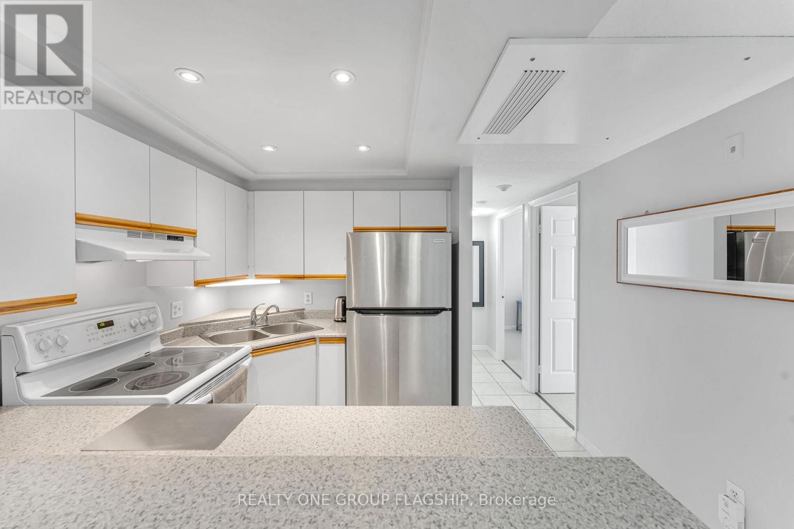 #410 105 BAGOT STREET - 16