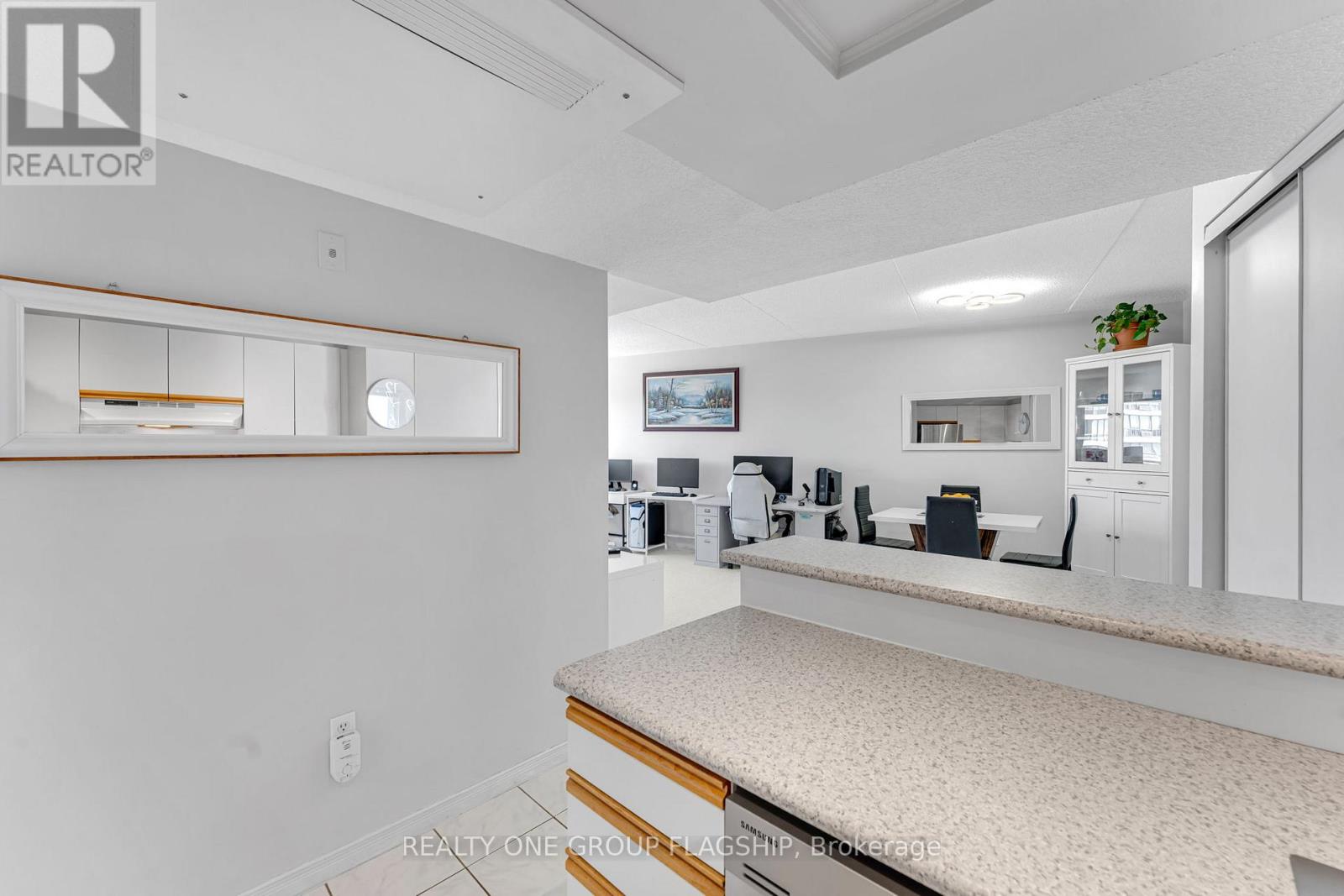 #410 105 BAGOT STREET - 18