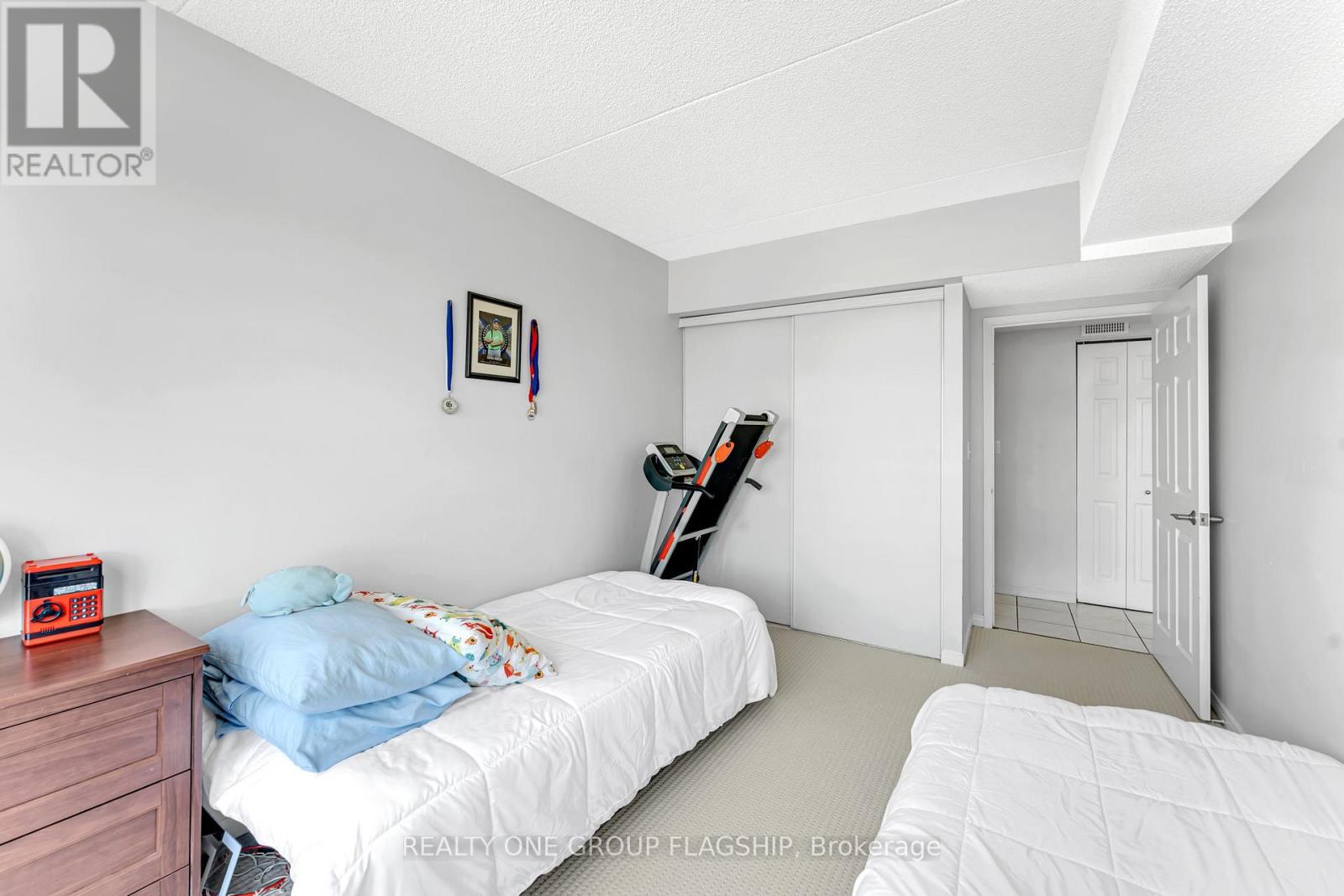 #410 105 BAGOT STREET - 21