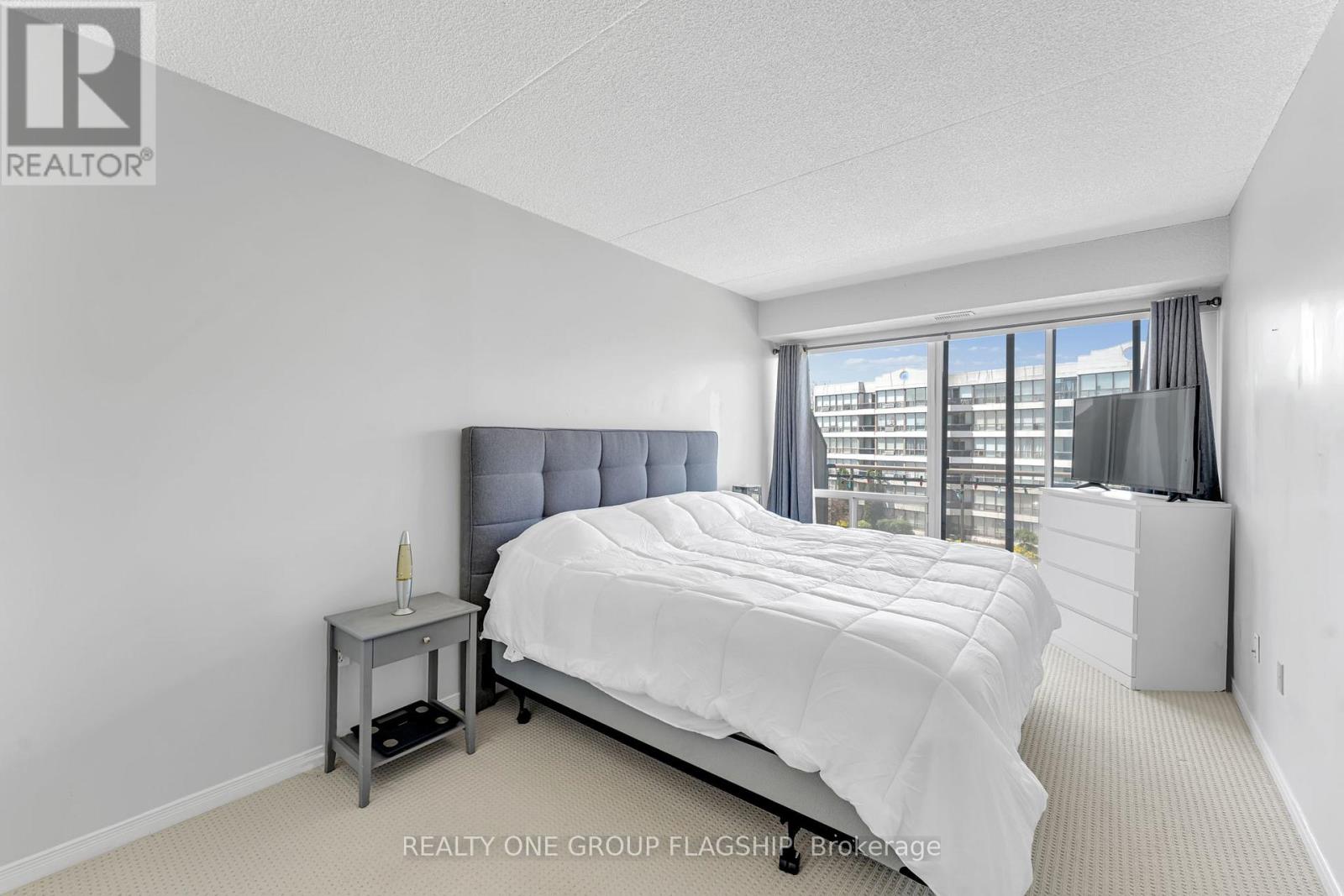 #410 105 BAGOT STREET - 25