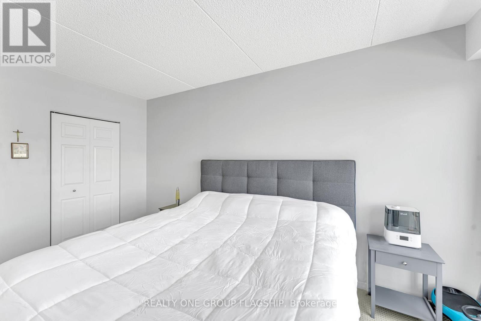 #410 105 BAGOT STREET - 28