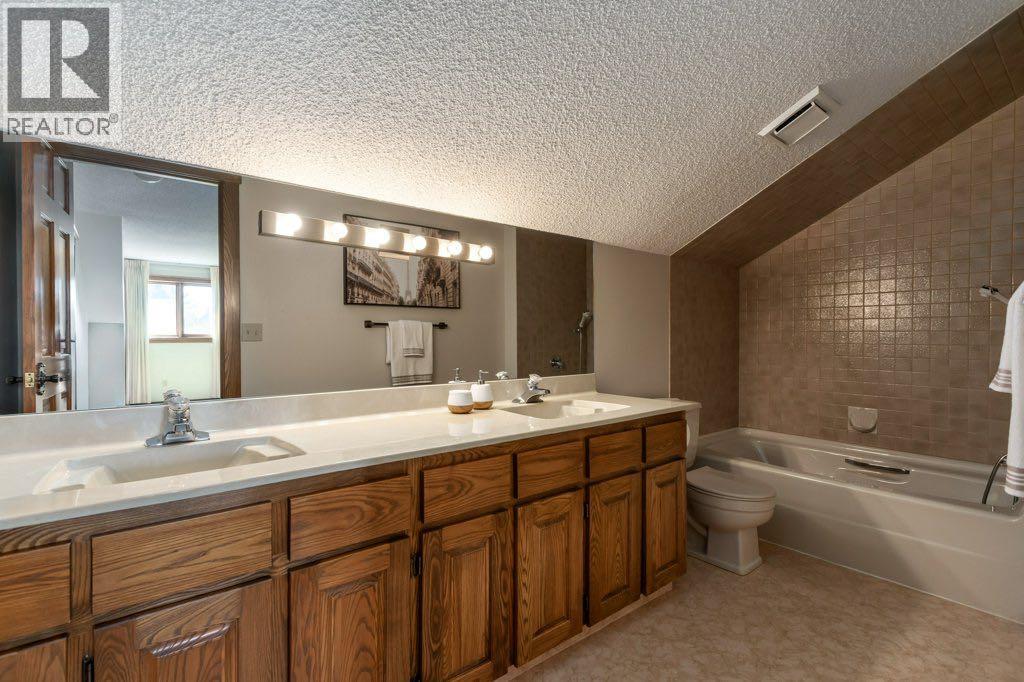 152 Coach Grove Place SW - 29