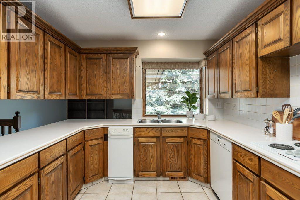152 Coach Grove Place SW - 11