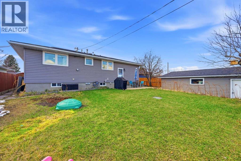1012 Riddell Place SE - 35