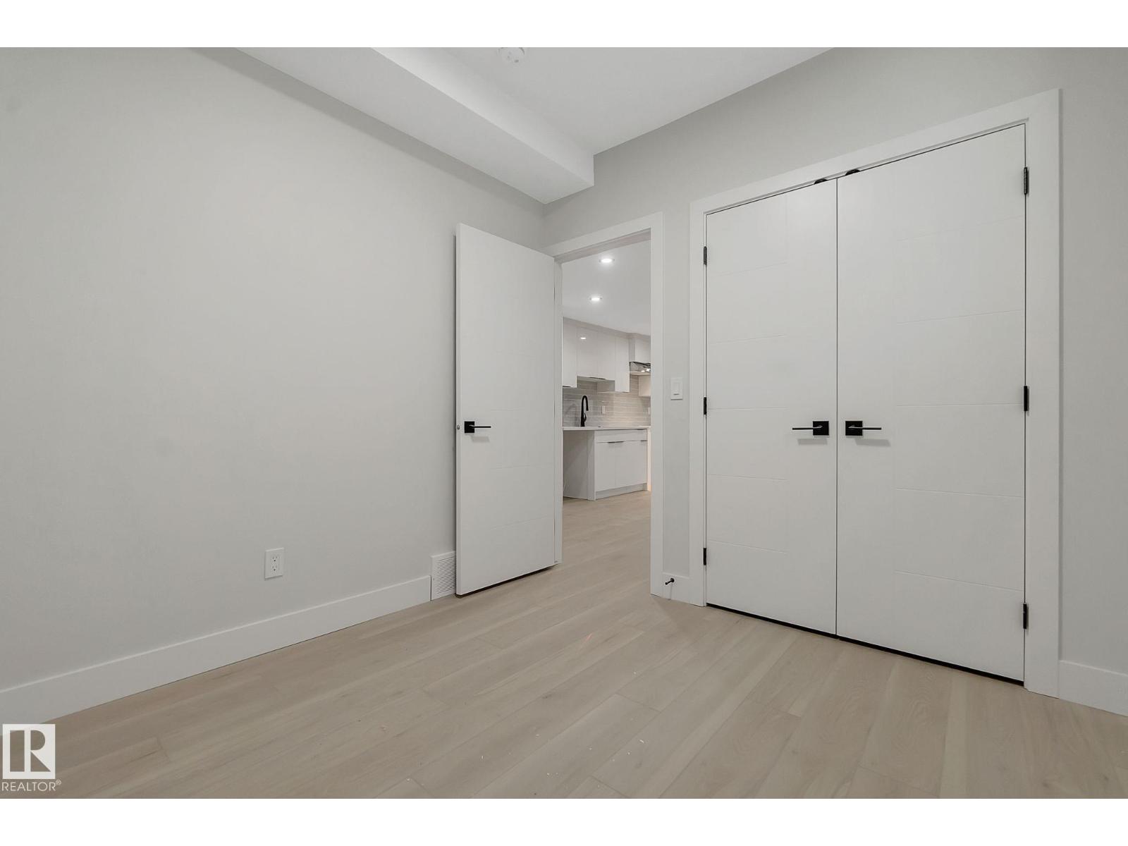 11132 72 AV NW - 34