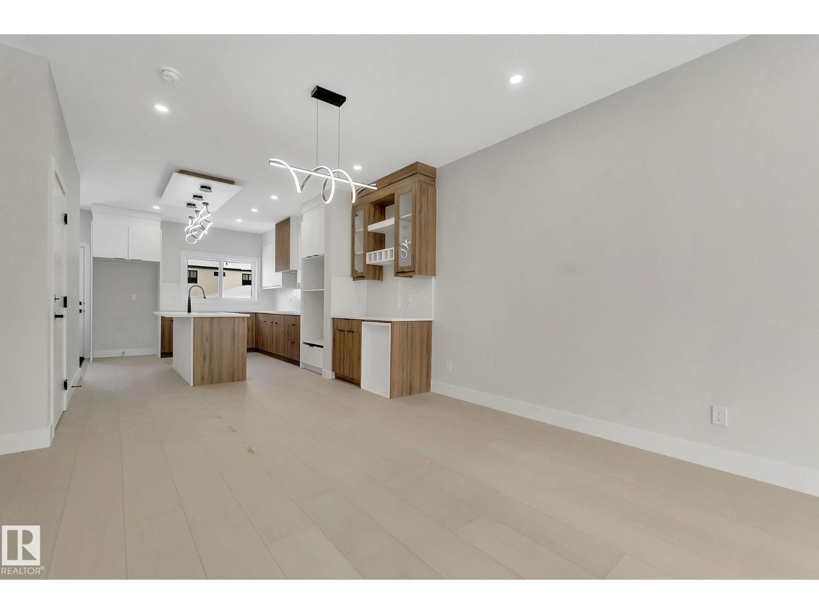 11132 72 AV NW - 6