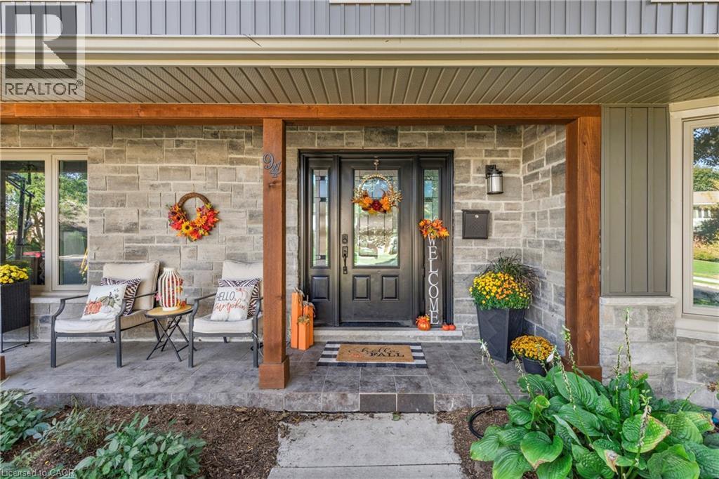 94 DORCHESTER Drive - Image 3