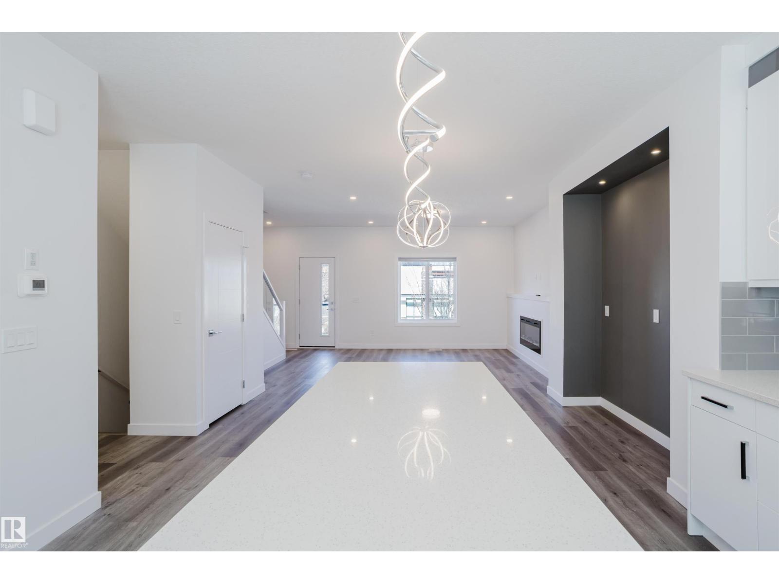#26 10 SALISBURY WY - 15