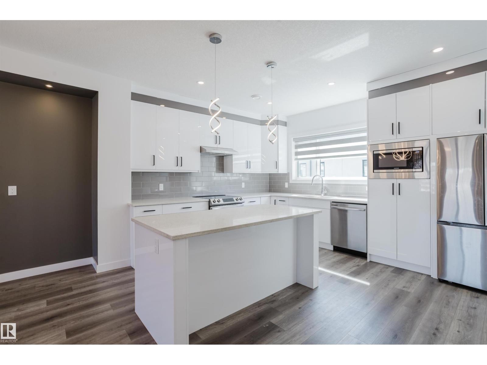 #26 10 SALISBURY WY - 10