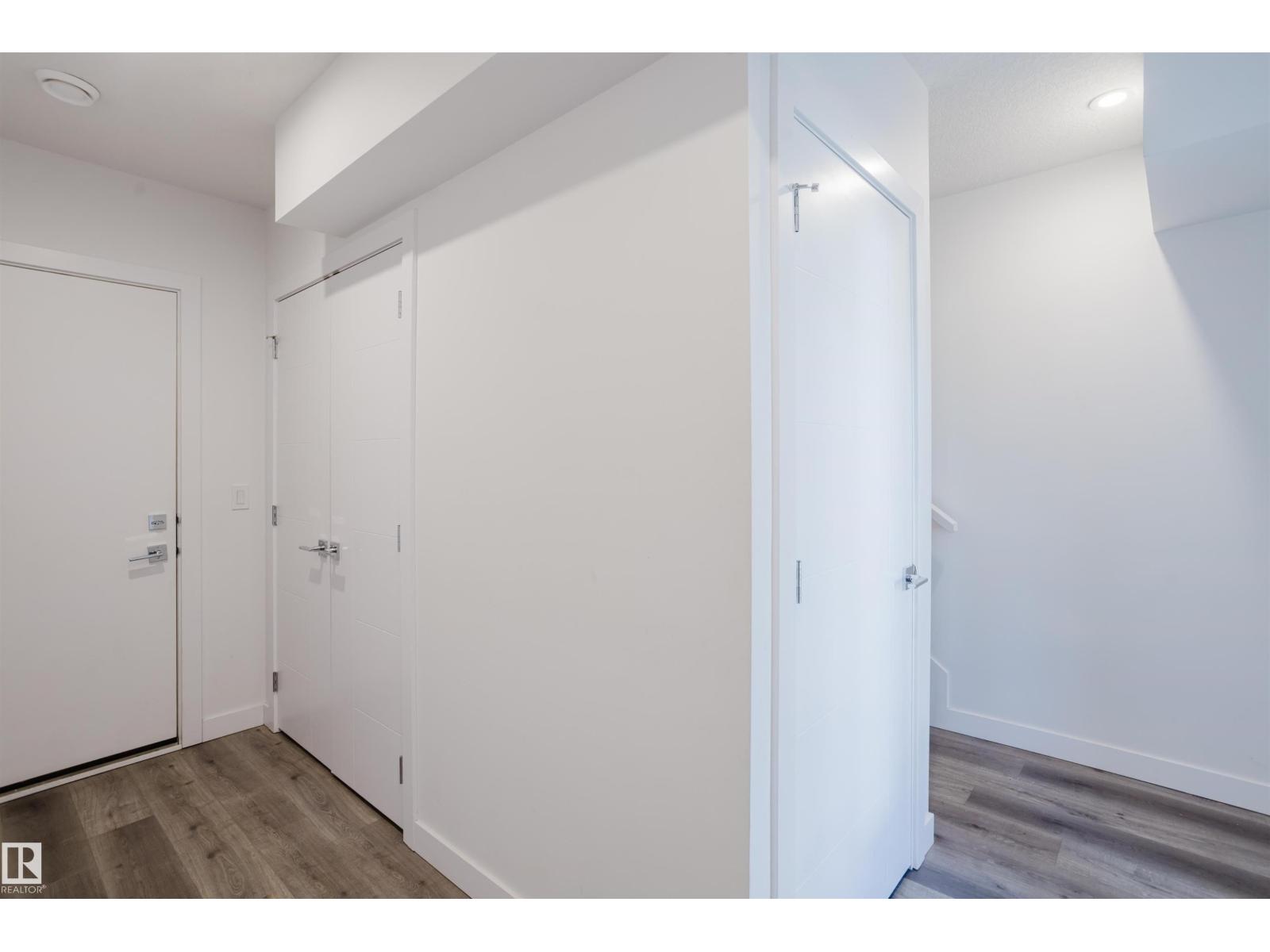 #26 10 SALISBURY WY - 24