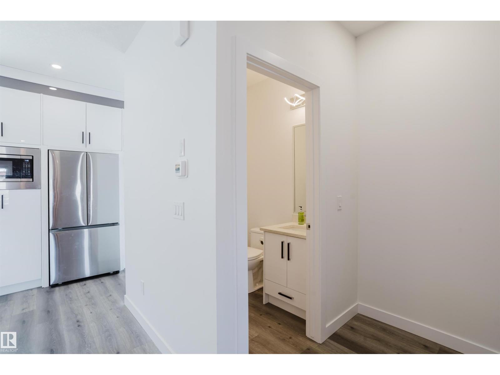 #26 10 SALISBURY WY - 42