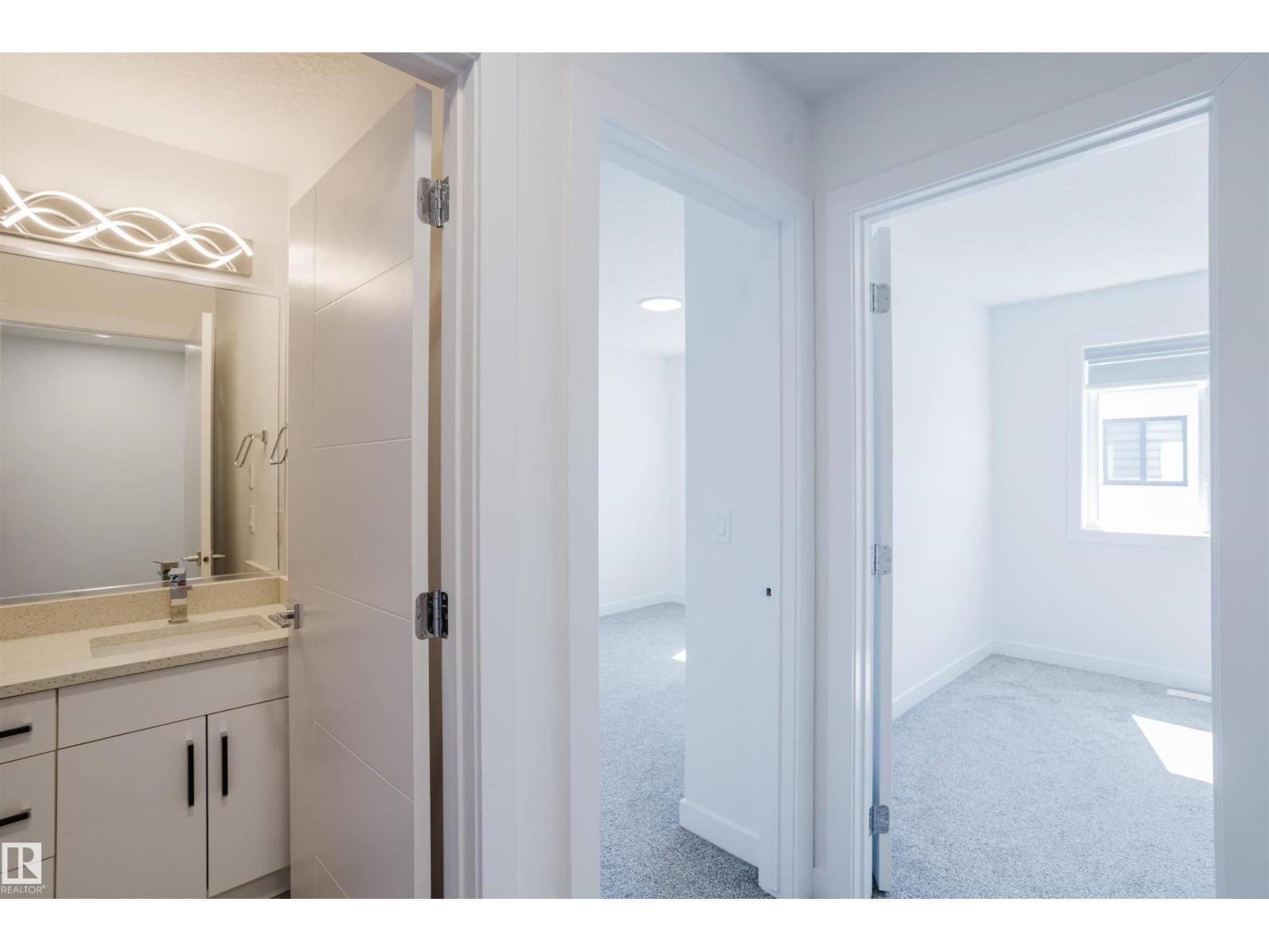 #26 10 SALISBURY WY - 30