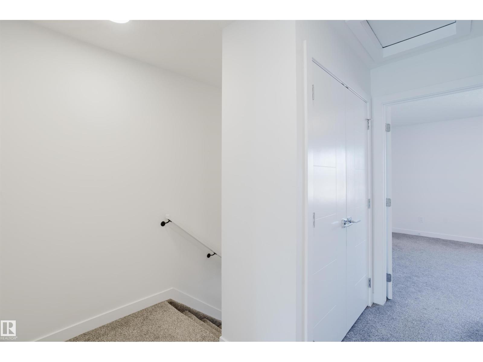 #26 10 SALISBURY WY - 40
