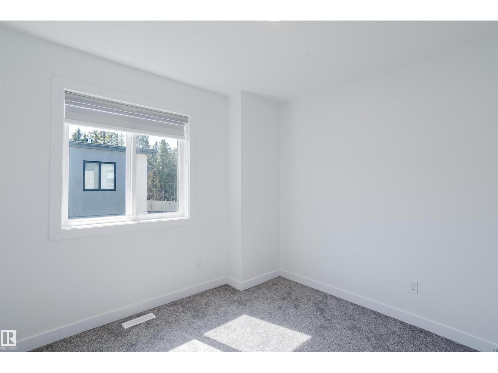 #26 10 SALISBURY WY - 35