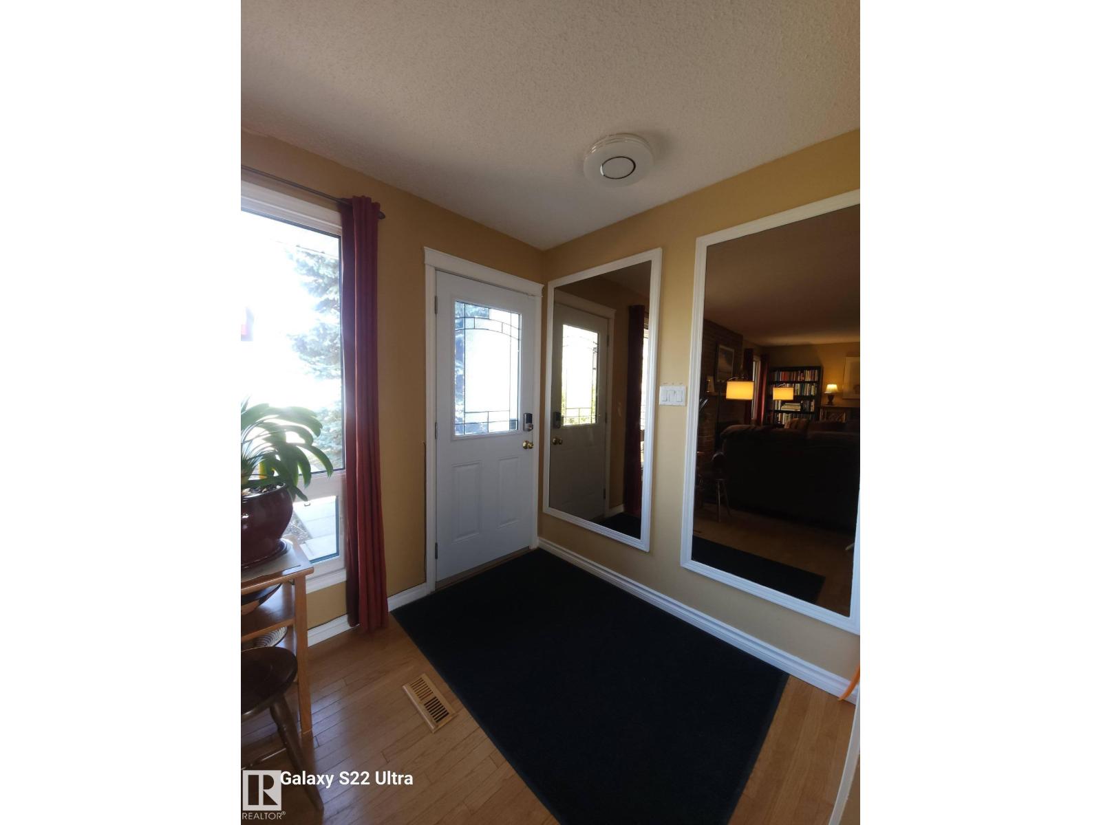 4419 43 AV — photo 24