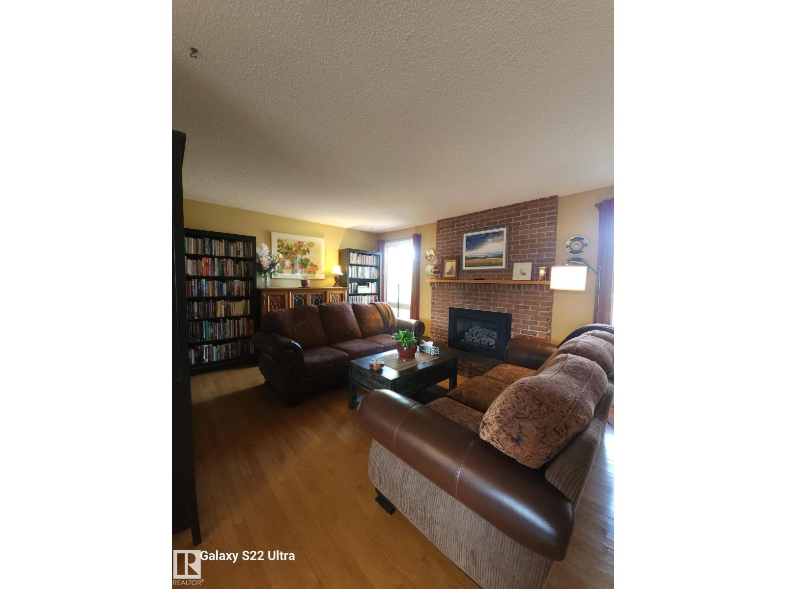 4419 43 AV — photo 26